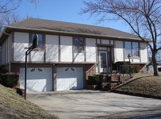 102 Westside Dr, Atchison, KS 66002