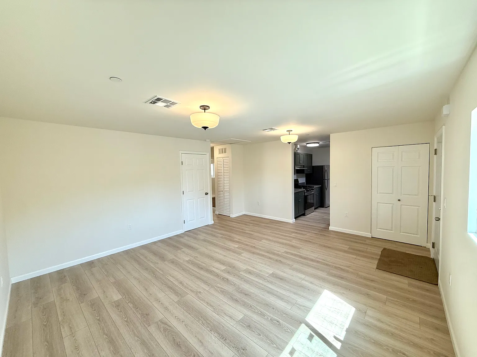 2 bed, 825 sqft, $2,500 — Photo 4