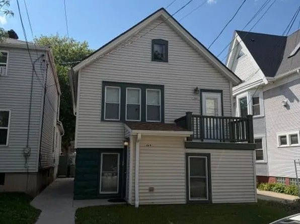 1869 N Astor St, Milwaukee, WI 53202
