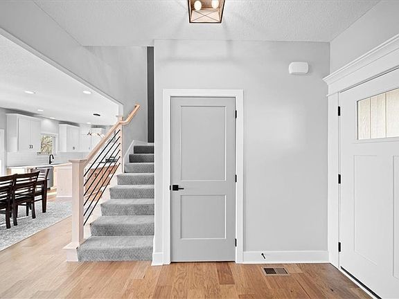 2nd image of 2122 Crooked Creek Dr