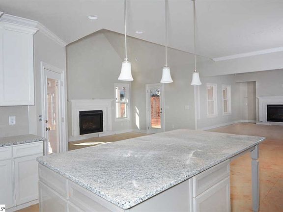 5th image of 112 Clara Smith Ln