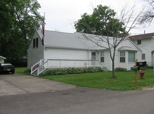339 E Shorewood Dr, Round Lake Beach, IL 60073