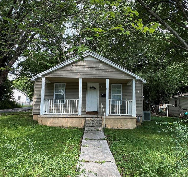 1st image of 118 N Fowler Ave