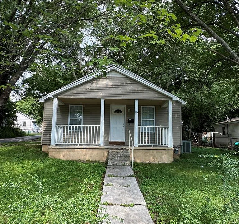 118 N Fowler Ave