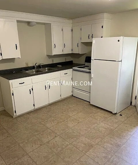 236 Mount Hope Ave — Photo 2