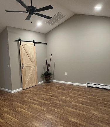 4th image of 106 Morning Glory Ln