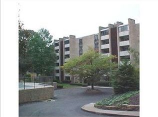 53 Highland Rd APT 101, Bethel Park, PA 15102