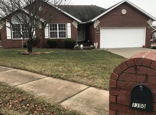 1350 W Kent Cir, Nixa, MO 65714