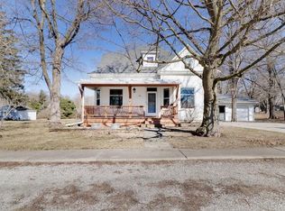 413 E Lincoln St, Saybrook, IL 61770