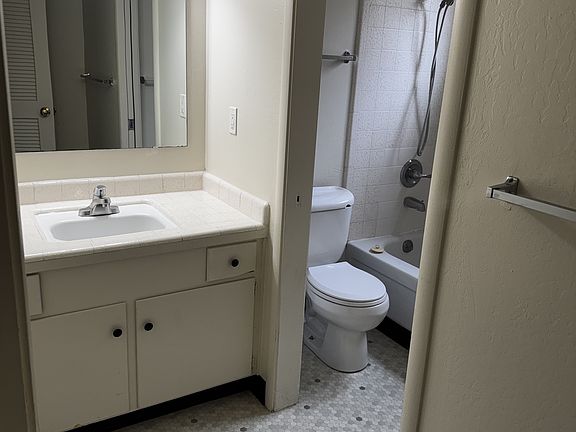2nd image of 373 Sea Ridge Rd APT 1
