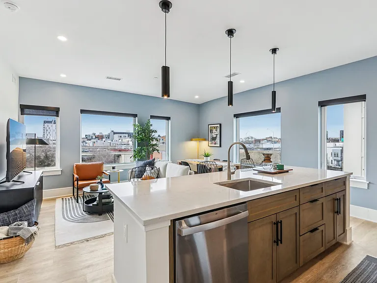 Beach Street Landing — Photo 8