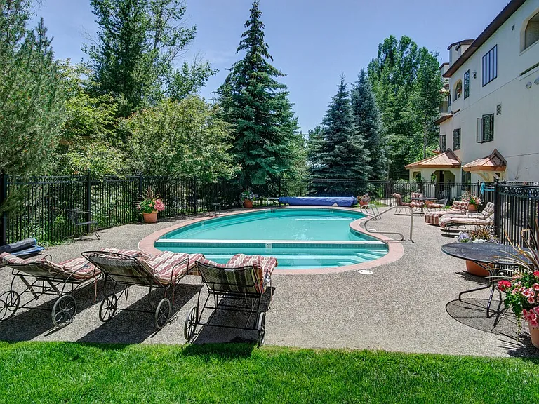 2546 Evergreen Ln #ID1564297P — Photo 25