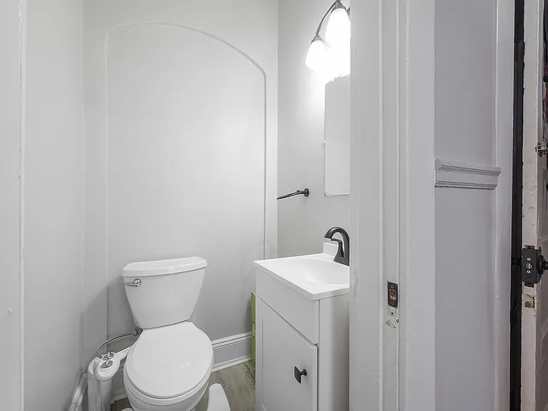 402 S Stafford Ave — Photo 16