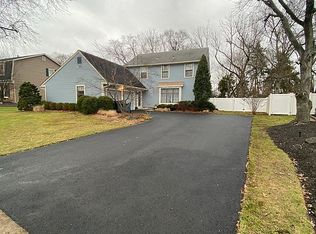 23 N Brookline Dr, Laurel Springs, NJ 08021