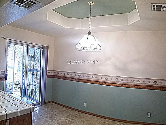 5th image of 561 Indian Wells Ct #0
