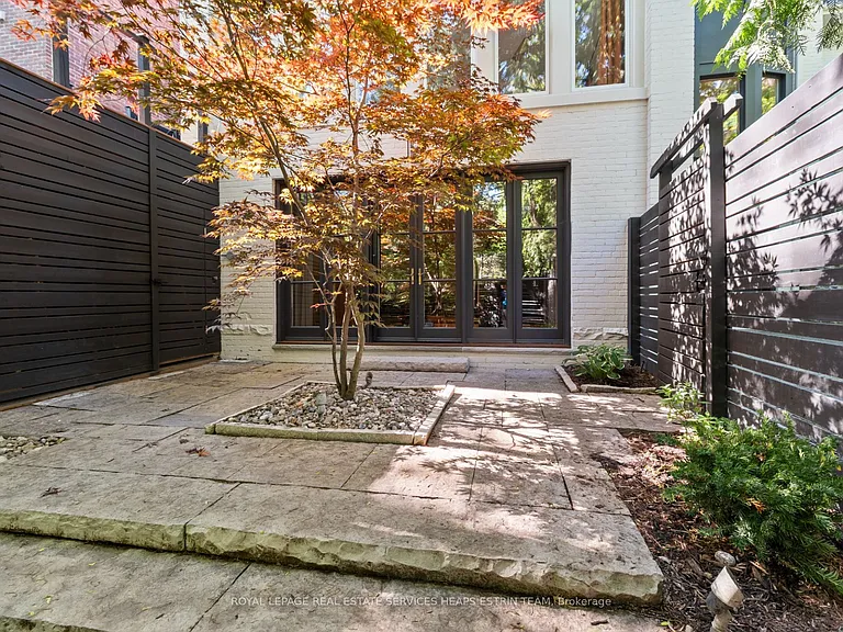 65 Highland Ave — Photo 43