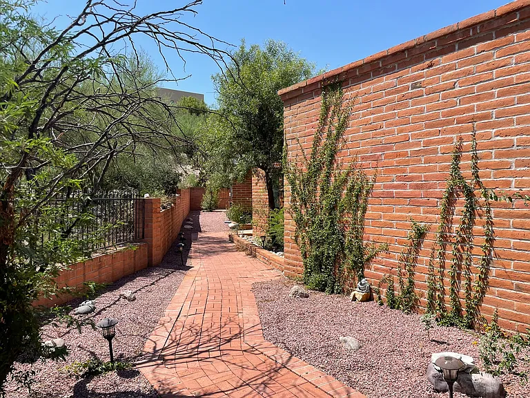 5830 E Calle Del Ciervo — Photo 60