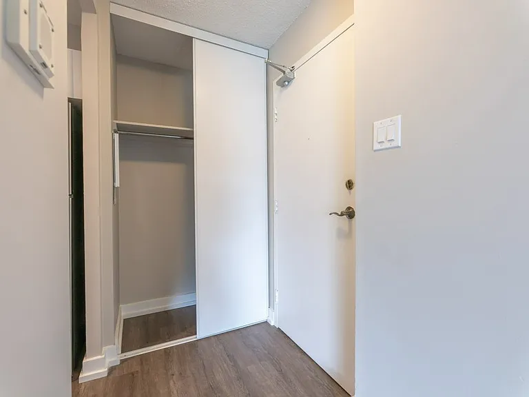3575 Kaneff Cres — Photo 10