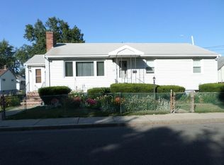 90 Springvale Ave, Chelsea, MA 02150