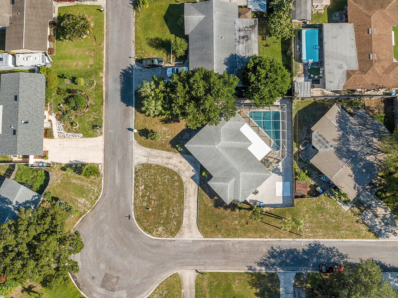 Valencia Dr W, Largo — Photo 1