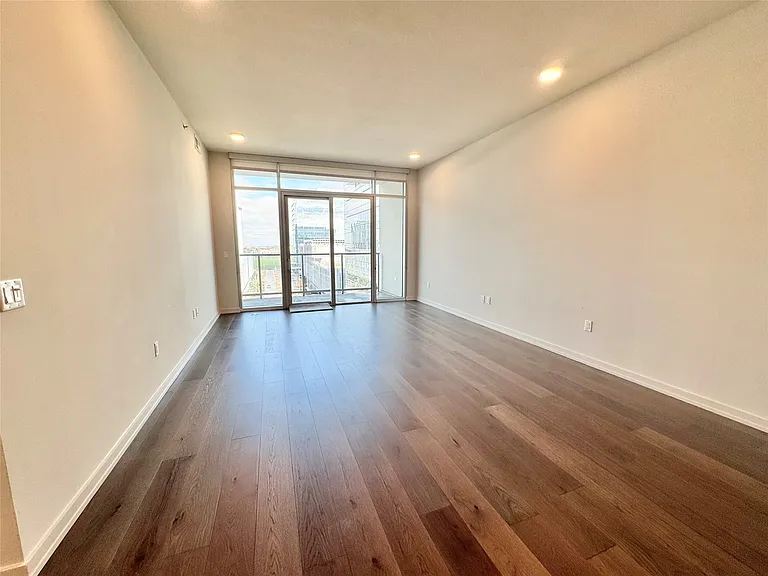 6911 Cowboys Way #904 — Photo 2