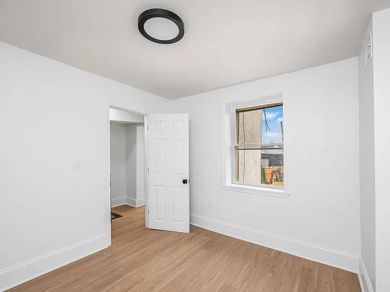 2042 E Somerset St — Photo 9