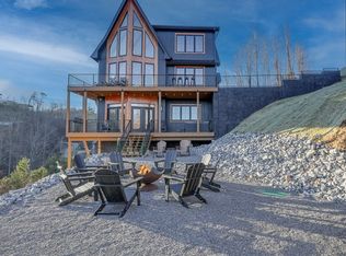 550 Greenbriar Ln, Gatlinburg, TN 37738