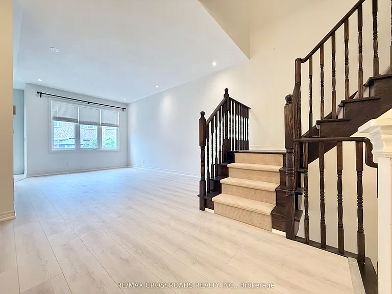 158 Harvest Hills Blvd — Photo 8