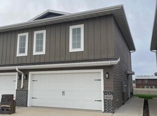 9530 W Tunis Dr, Sioux Falls, SD 57106