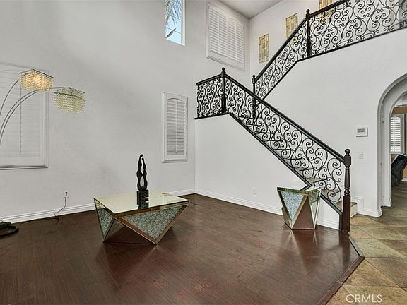 2nd image of 1110 Laurelhurst Hts