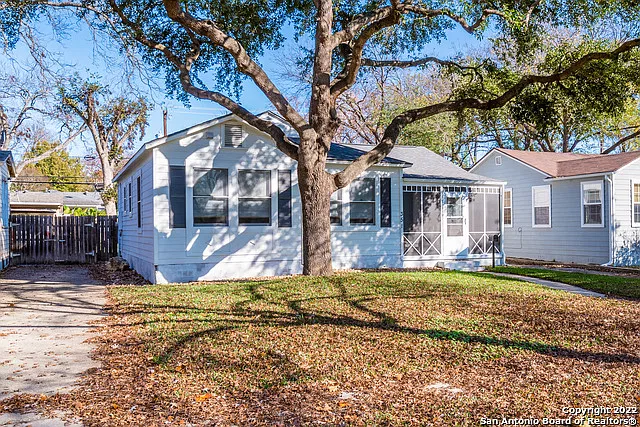 2 bed, 1.0 bath, 1080 sqft, $2,595 — Photo 1