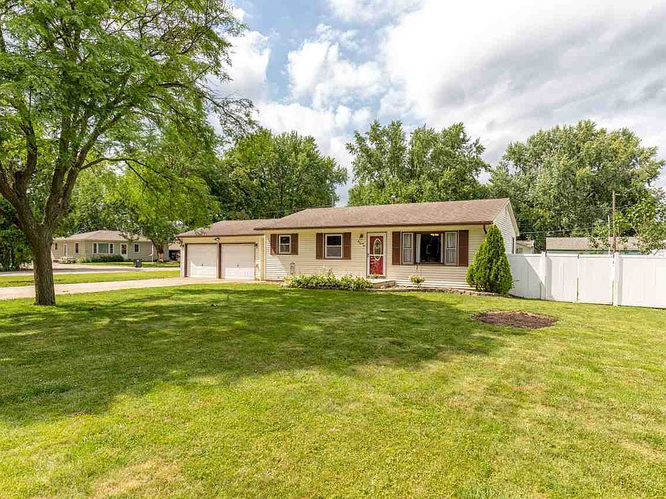 1st image of 1021 Rosewood Dr