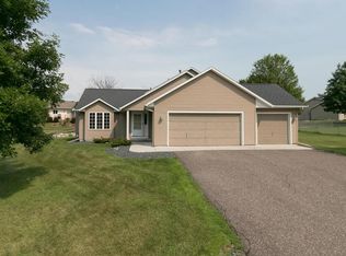 422 3rd St NW, Saint Michael, MN 55376