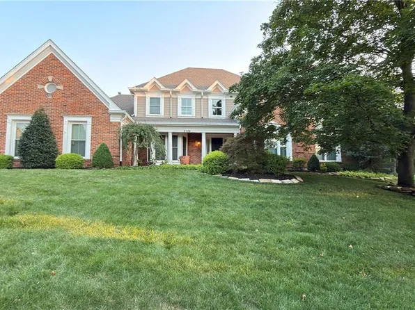 2154 White Lane Dr, Chesterfield, MO 63017