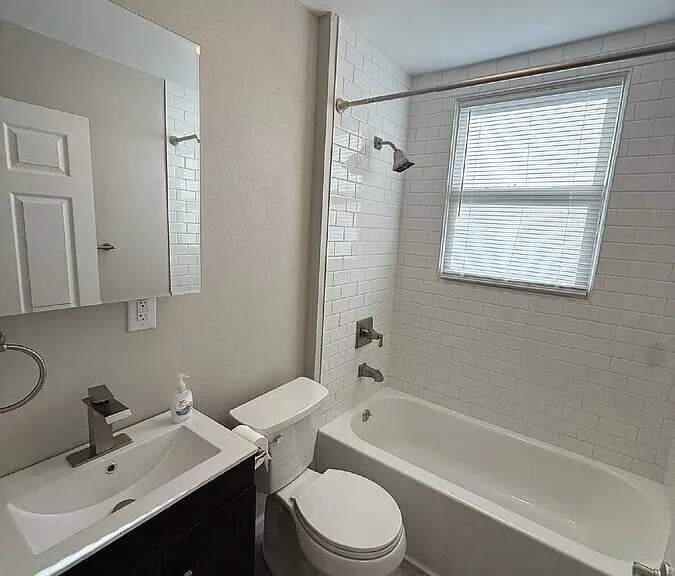 1003 W 46th St — Photo 17