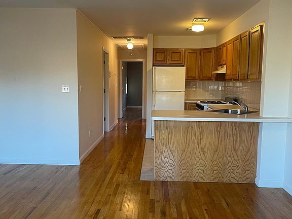 3rd image of 332 E 242nd St #1A