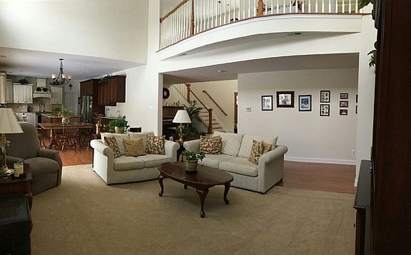 4th image of 102 Whitehouse Dr