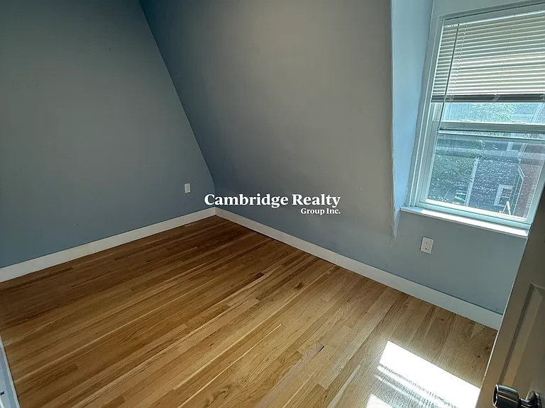 91 Munroe St #3R — Photo 6