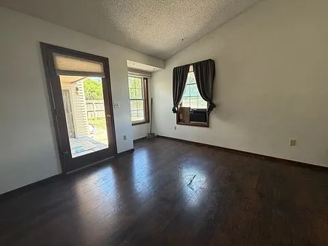250 Nashua Ct — Photo 9