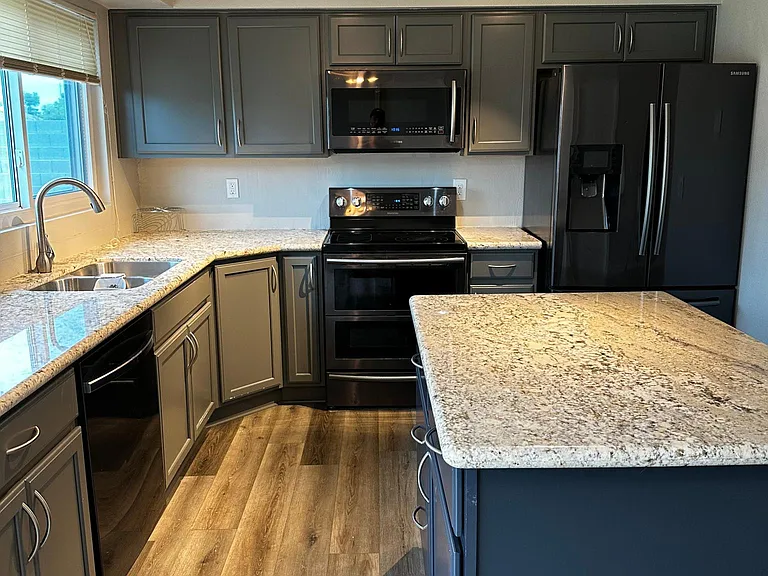 2514 E Michigan Ave — Photo 5