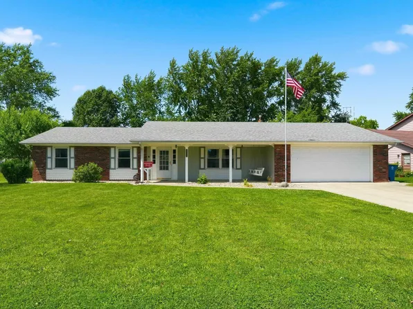 704 Brentwood Cir, Auburn, IN 46706