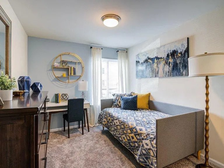Fox Run Apartments and Townhomes — Photo 9