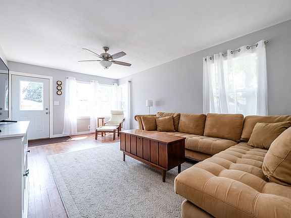 5th image of 405 Carol Dr
