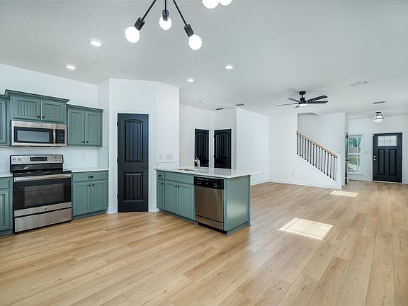 5th image of 1005 N A St