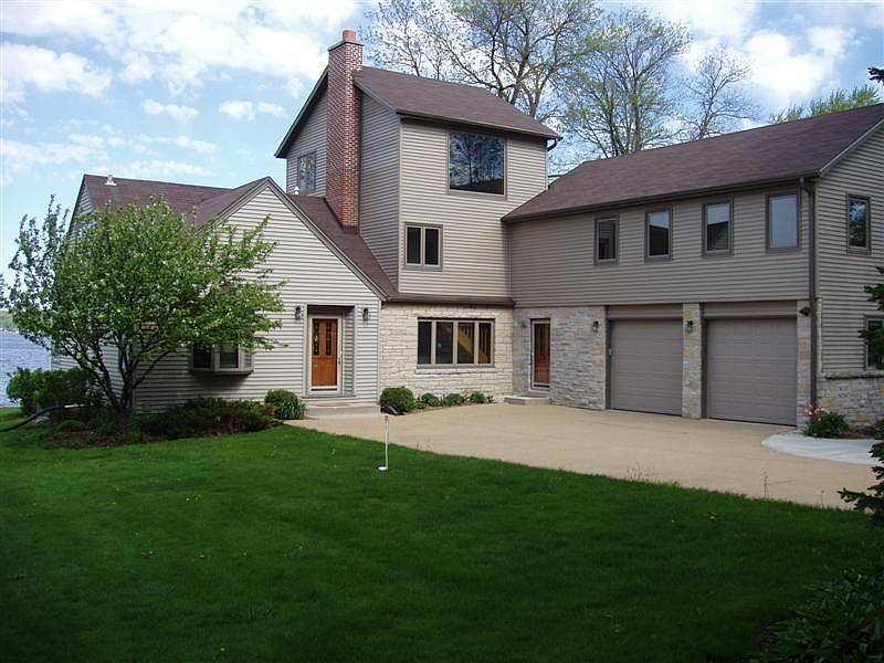 1st image of W267N2907 Woodland Dr