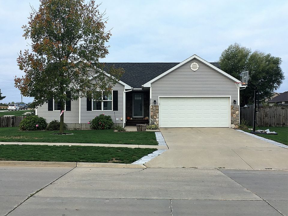 1st image of 200 Mallard Pointe Dr NW