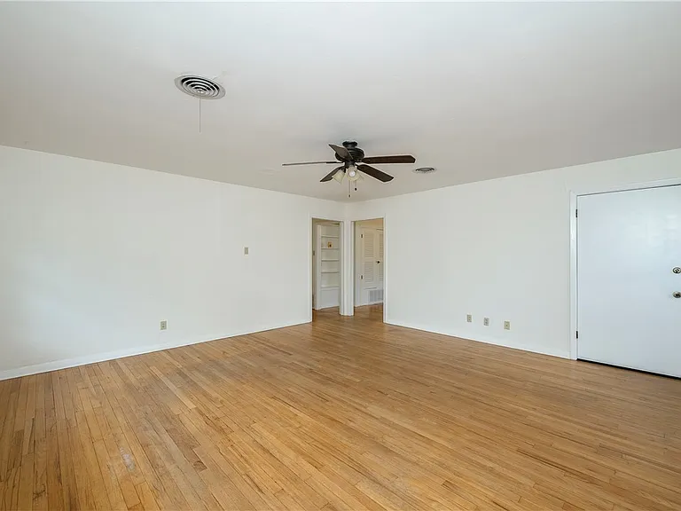 501 Helena St — Photo 4