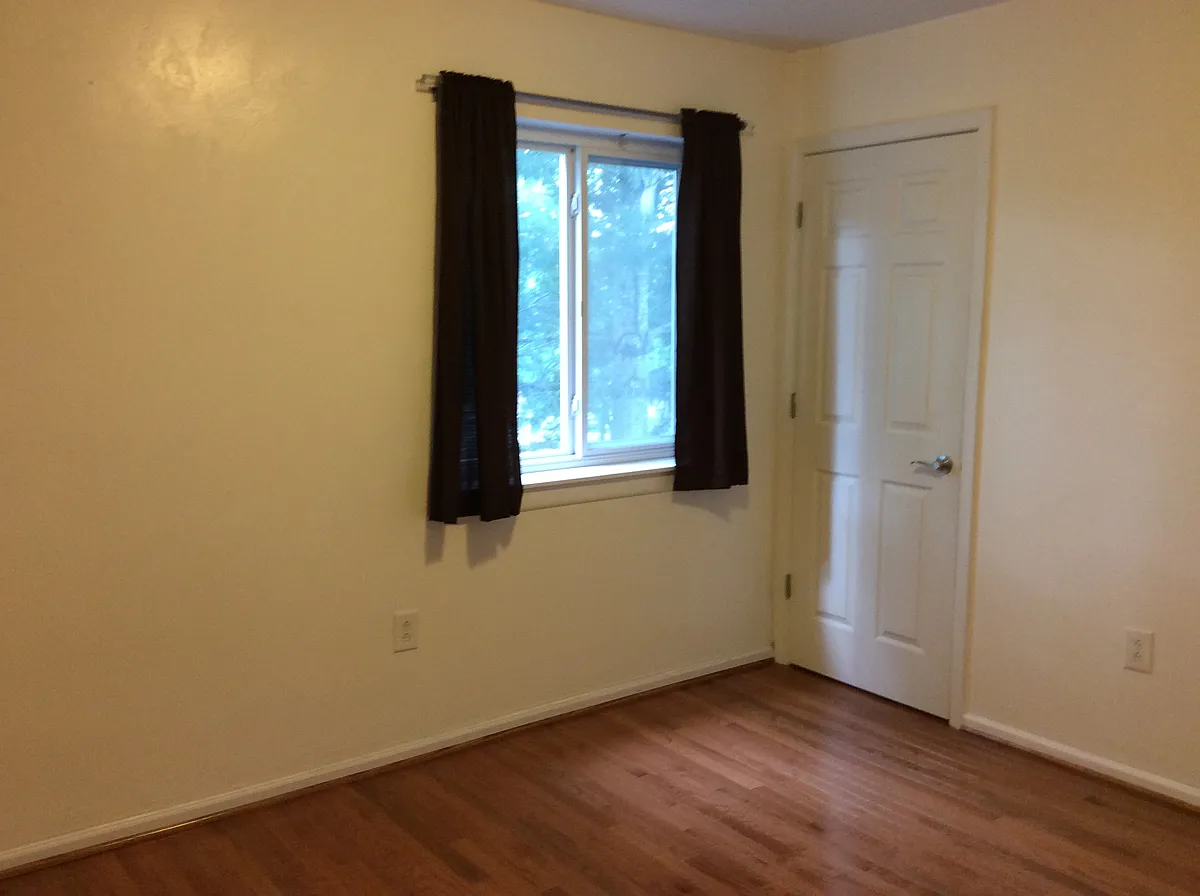 Building Photo - 1780 Liberty Ln #C35