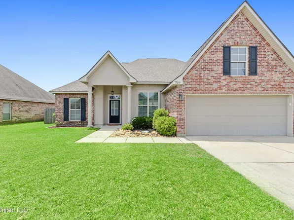 709 Malpass Landing Dr, Biloxi, MS 39532