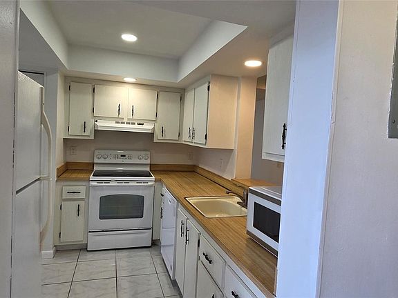 4th image of 7311 NW 18th St APT 201